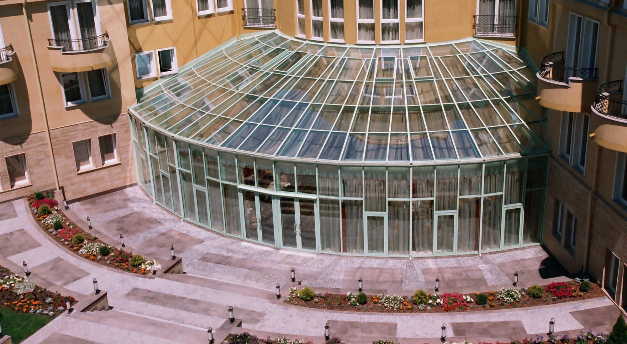 R004-005.jpg